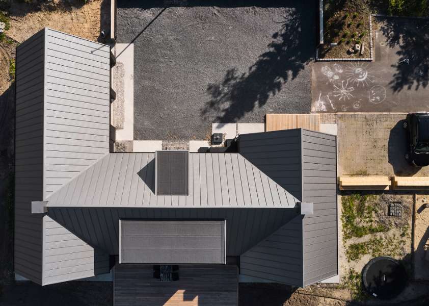 Flag raised for new home with a very popular steel roof, Brådalvej 25, 9210 Aalborg SØ